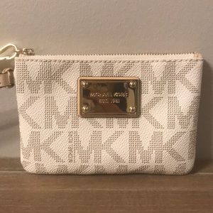 NEVER USED Michael Kors Wristlet
